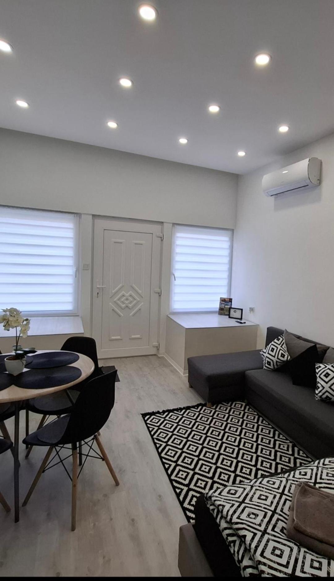 Belvarosi Apartman Vasarosnameny Exterior photo