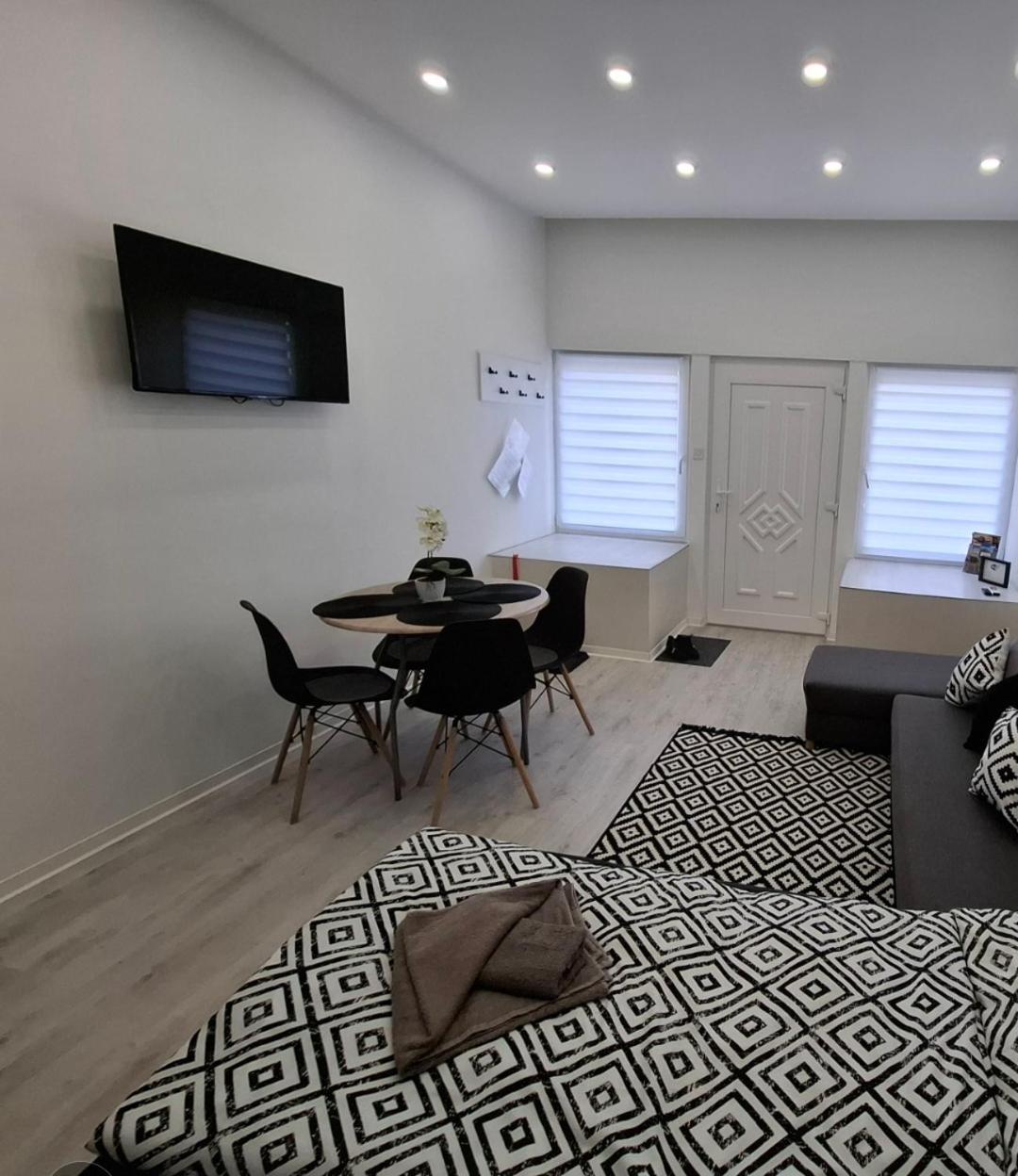 Belvarosi Apartman Vasarosnameny Exterior photo